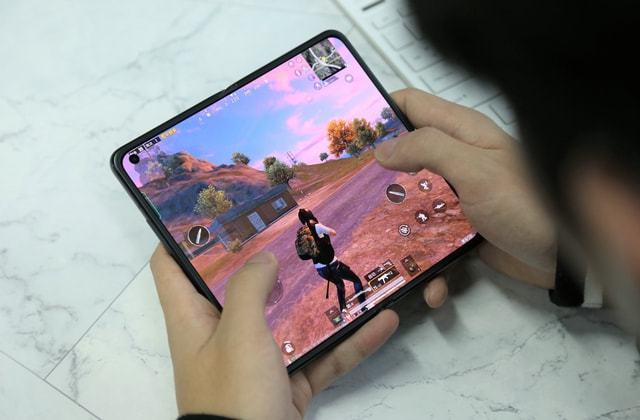 玩家社区对和平精英辅助软件的看法调查